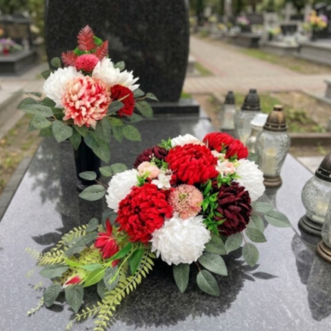 Komplet na Wszystkich Świętych z czerwona chryzantemą LZ43